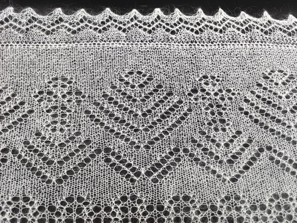 Оренбургский пуховый платок-паутинка А120-01 белый отбеленный