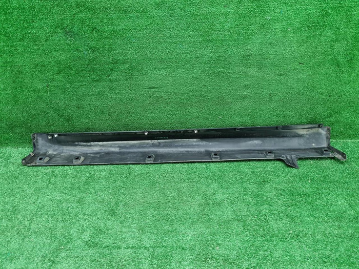 Накладка порога правая Suzuki Vitara 2 (2014-н.в.)