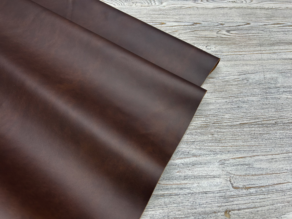 Красивый коричневый оттенок натуральной кожи Крузо цв. Коричневый / Cruzo Dark Brown