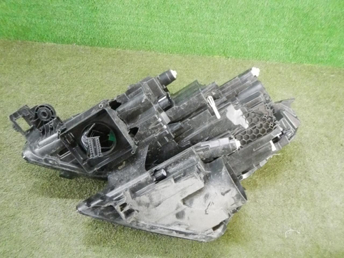 Фара правая Skoda Kodiaq (2016-2022) LED