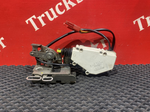 Замки двери правой в сборе