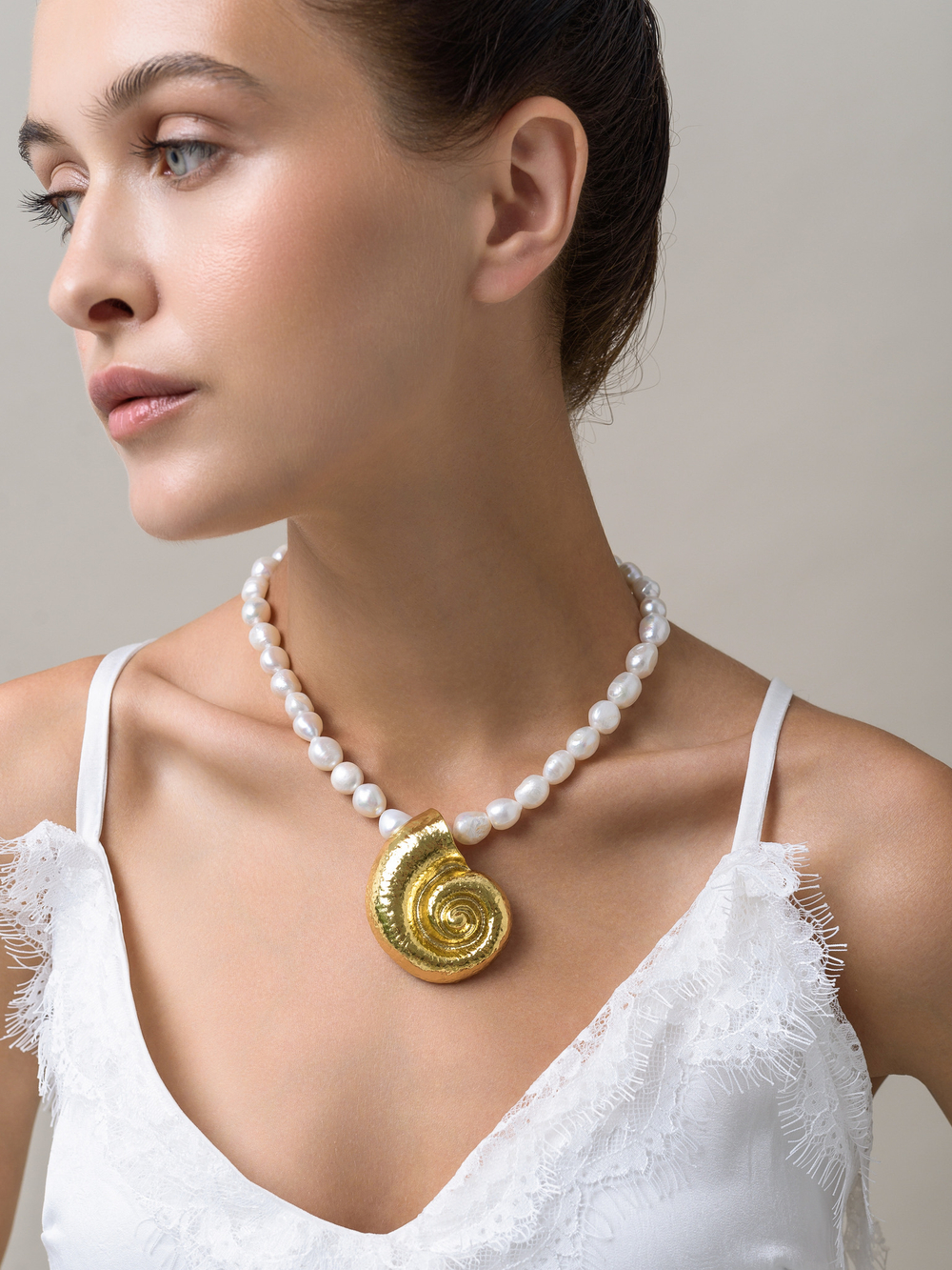 Колье "Вig Pearl Shell" Gold