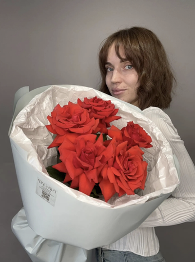 Алые французские розы (5шт)