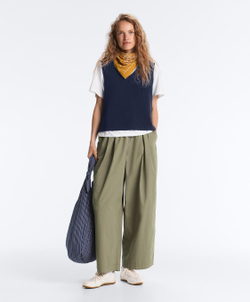 Oysho Зауженные брюки из 100% хлопка со складками, светлый хаки