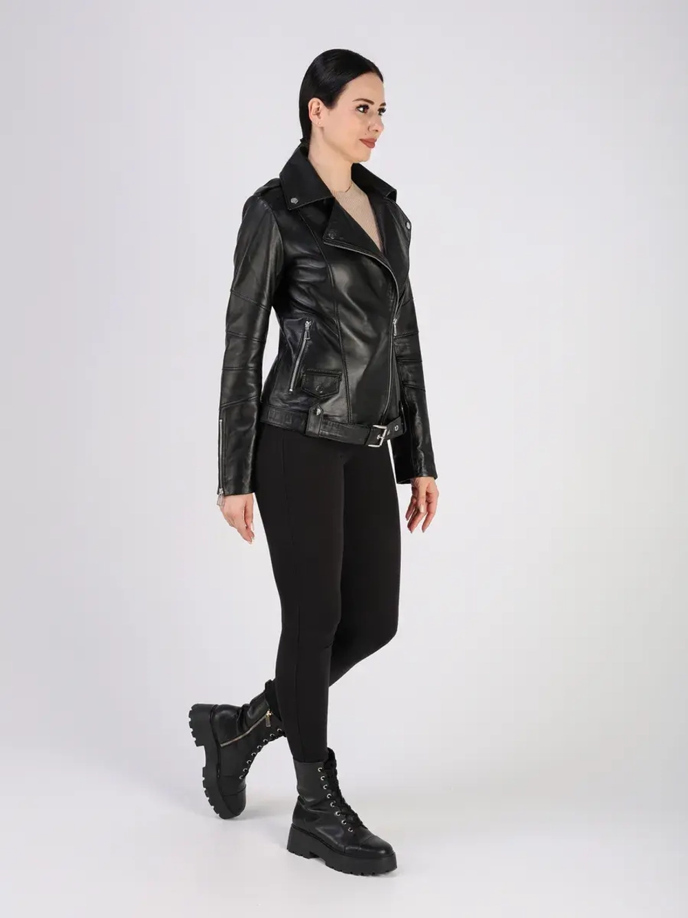 Кожаная куртка демисезонная косуха