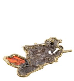 AM-2079 Брошь «Бабуся Ягуся в ступе» (латунь, янтарь)
