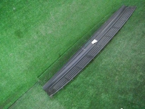 Накладка заднего бампера Toyota Land Cruiser 200 (2007-2021)