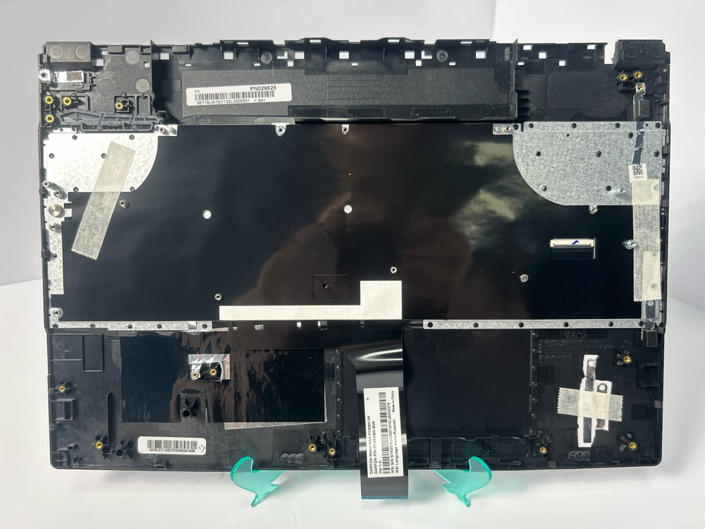 Верхняя панель с клавиатурой (топкейс) для ноутбука MSI GE63 Raider RGB 8 (957-16UK1E-C13)