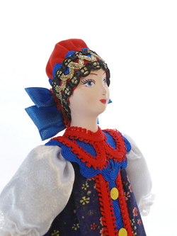 Кукла коллекционная женщина в русском костюме с тремя бантами