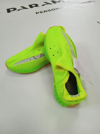 Кроссовки adidas&yeezy.Цвет салатовый/кислотный Размер 38