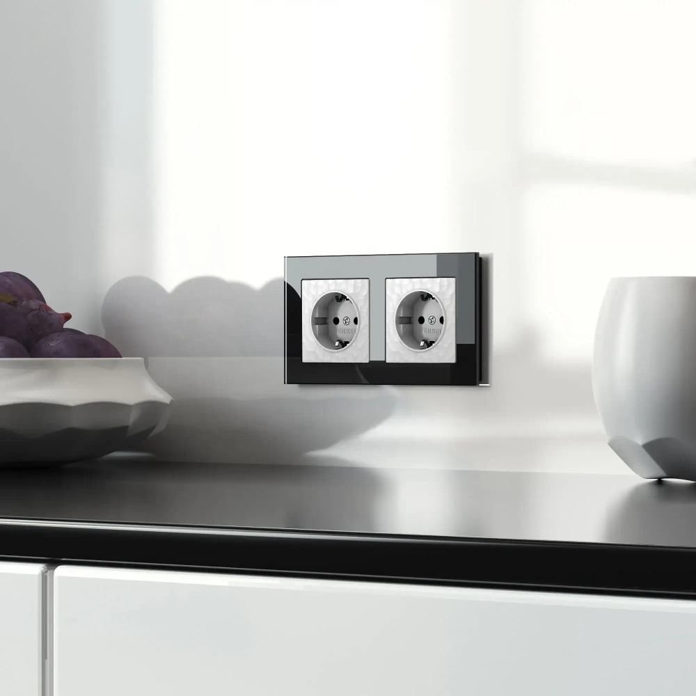 Розетка с заземлением Hammer (белый) W1271001