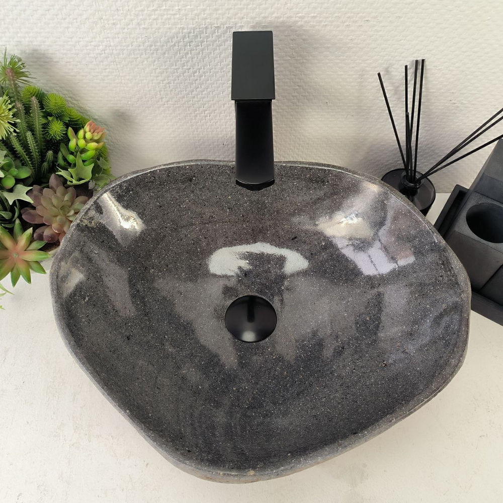 Раковина из речного камня RS-65055 46*37*15 0861
