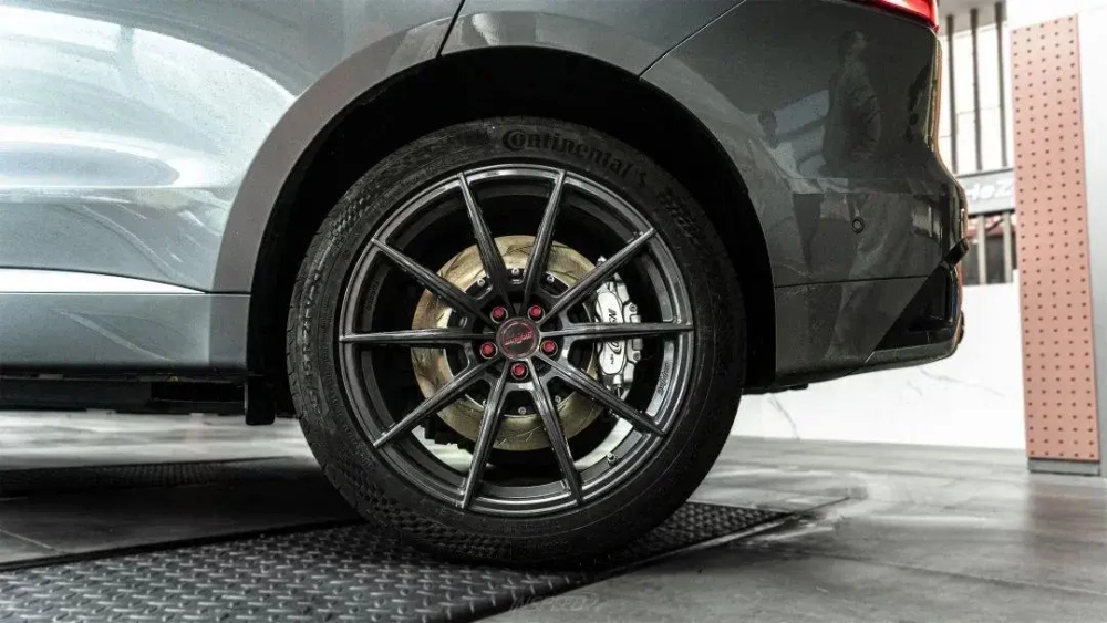 Усиленная тормозная система Jaguar F-Pace X761 Рестайлинг 2020+ Тормоза Суппорт Тормозные диски Колодки