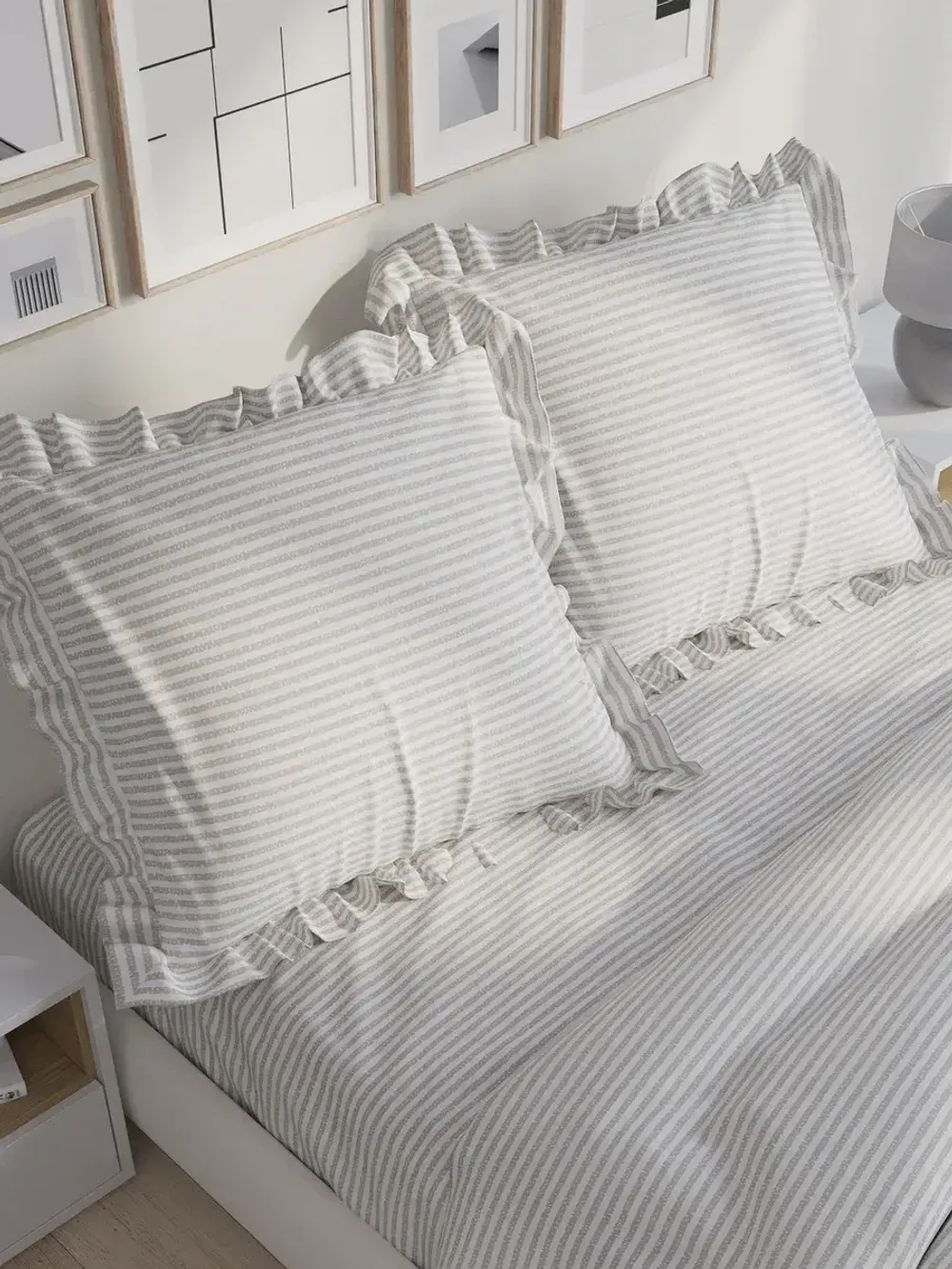 Декоративная наволочка с рюшами, оборками "Лутон" 70х70 см, 1 шт, без молнии