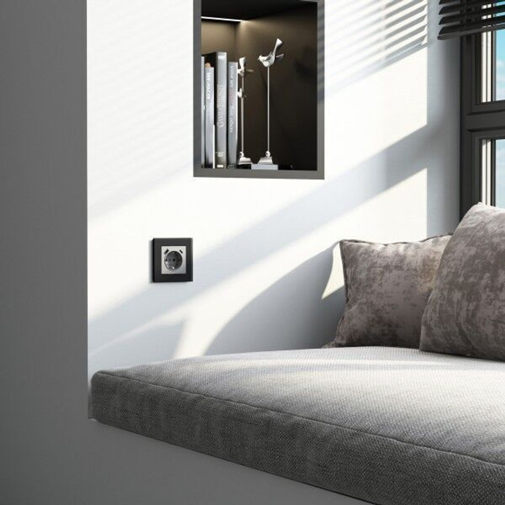 Рамка на 1 пост Senso (черный, стекло soft-touch)