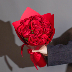 Букет 9 роз Кения 40 см в пленке красные