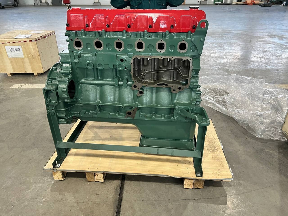Блок цилиндров СА6DМ (в сборе)+головка 1002014-M10-0000+MM300000-PJGG