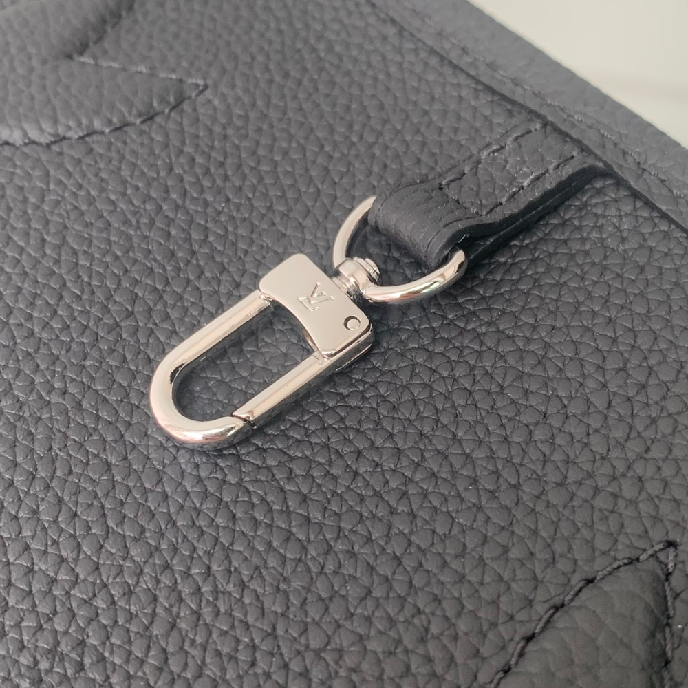 Louis Vuitton Neverfull Bandouliere Inside Out BB