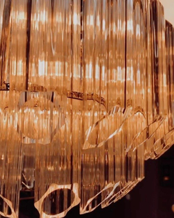 Роскошная многоярусная люстра в тёплом золотом оттенке и прозрачном ✨