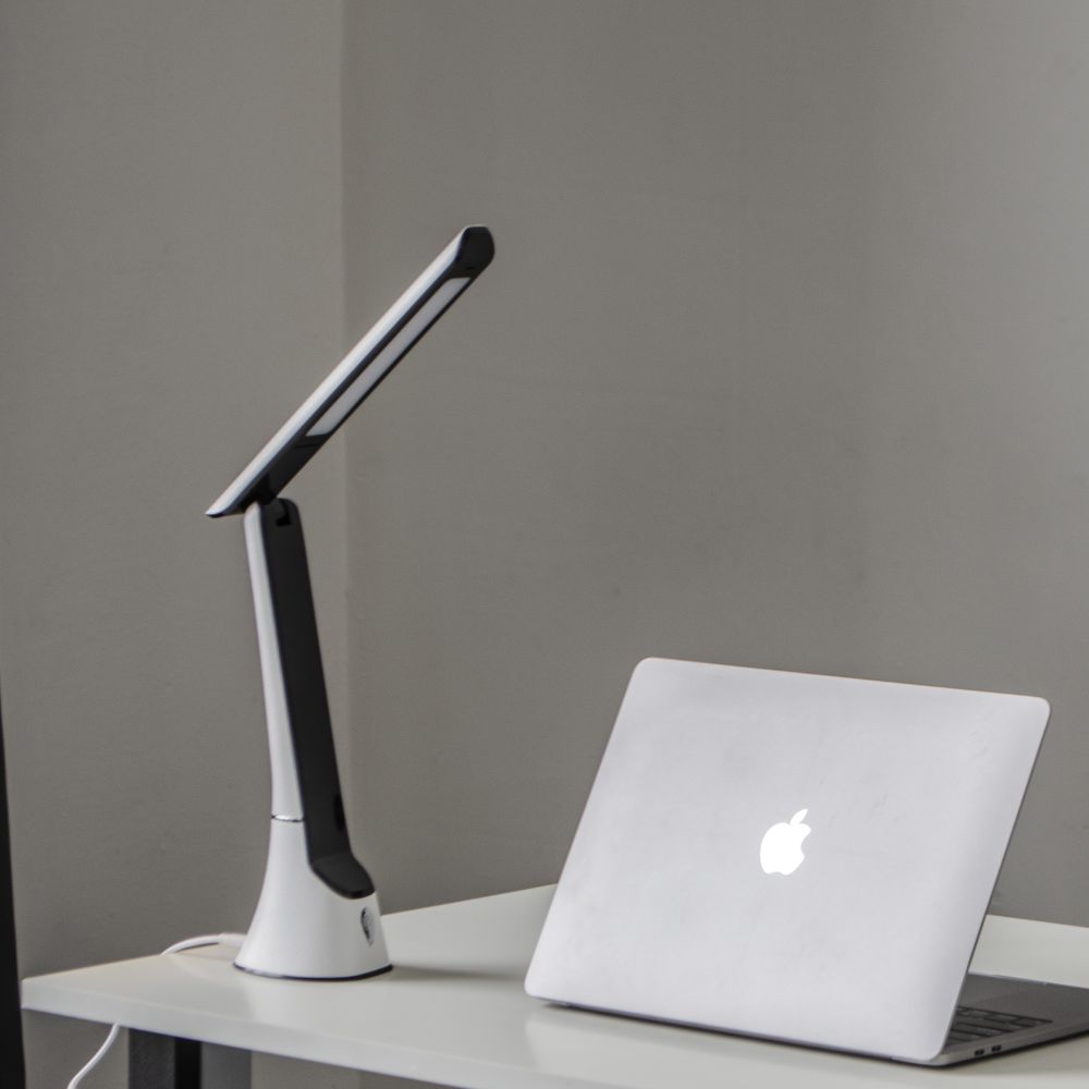 TLD-564 White-Black-LED-500Lm-3000-6000K-Dimmer-NightLight Светильник настольный с ночником. 8W. Сенсорный выключатель. Диммер. Белый с черным. ТМ Uniel