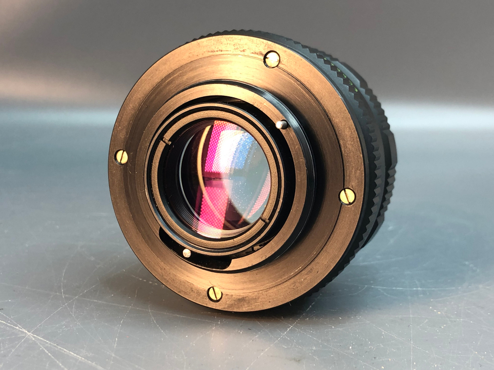 MC Helios-44M-5, Вмятина на кольце светофильтров