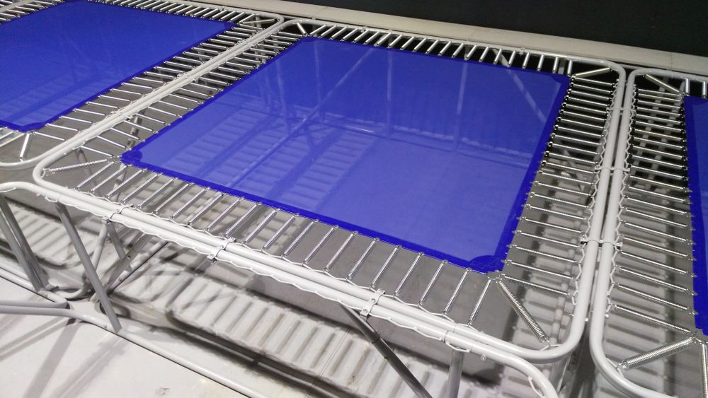 Модуль: рама батута 3х3 метра с опорами, "коммерческой" батутной сеткой и комплектом спортивных пружин