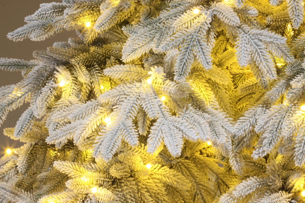 Ель искусственная интерьерная заснеженная световая "Престиж"