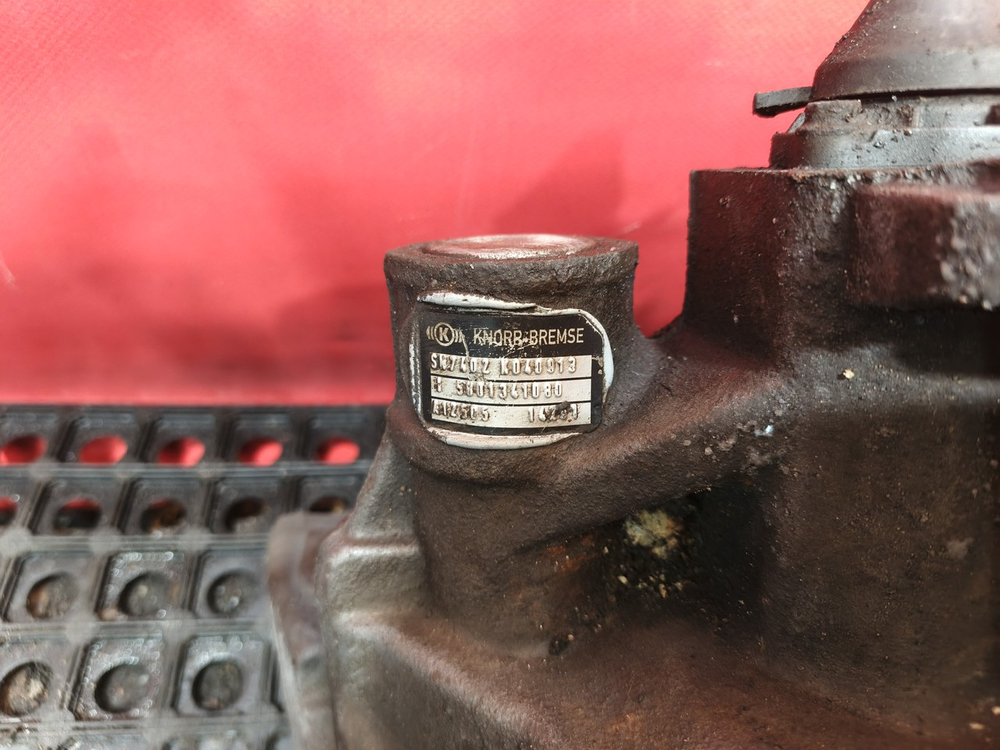 Суппорт правый