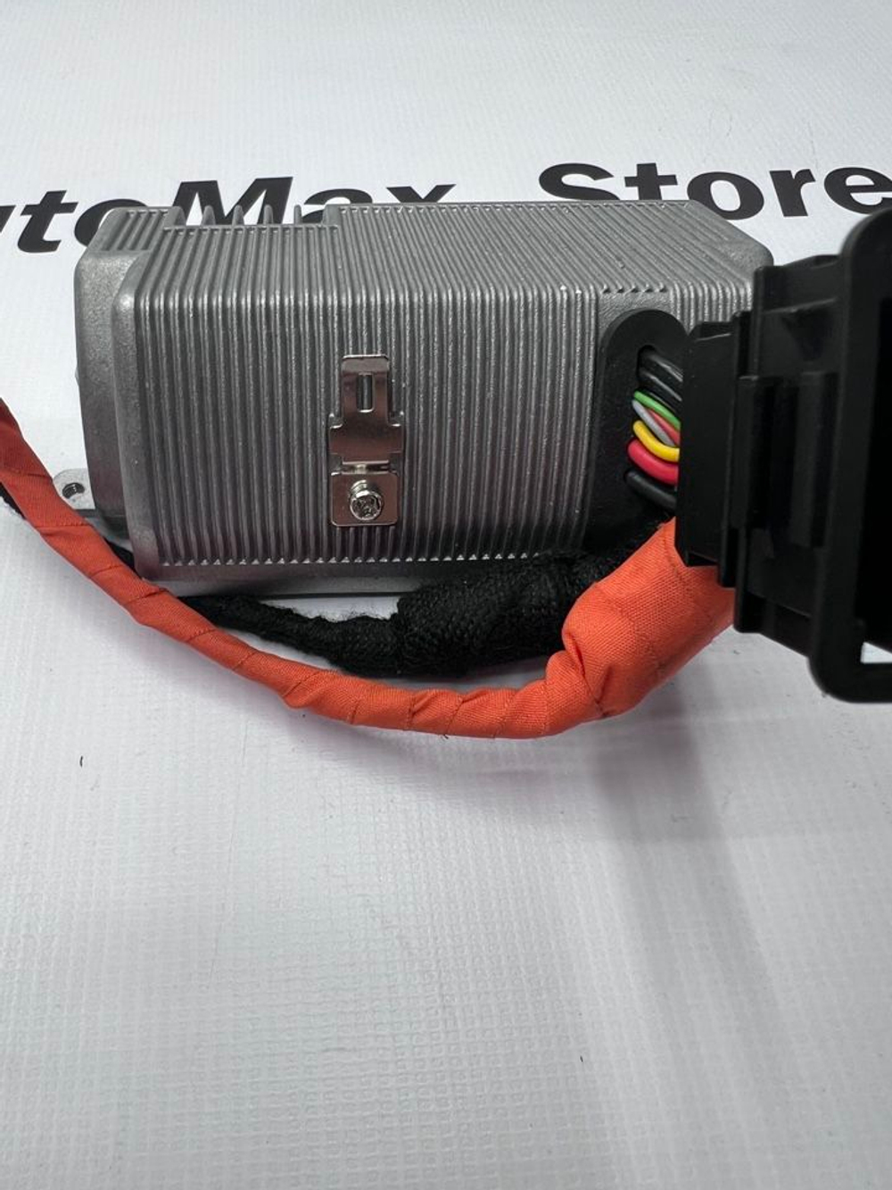 Розетка Инвертор VW Tiguan 220 V 5Q0907155F. Оригинал.