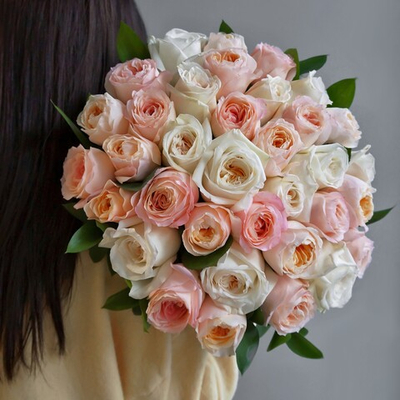 76. Микс букет "Пастельные оттенки и рускус"