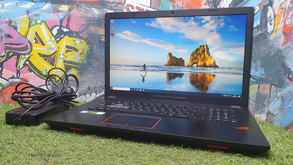 Игровой 17.3" ASUS i7-7/12Gb/GTX 1050 Ti 4Gb/FHD