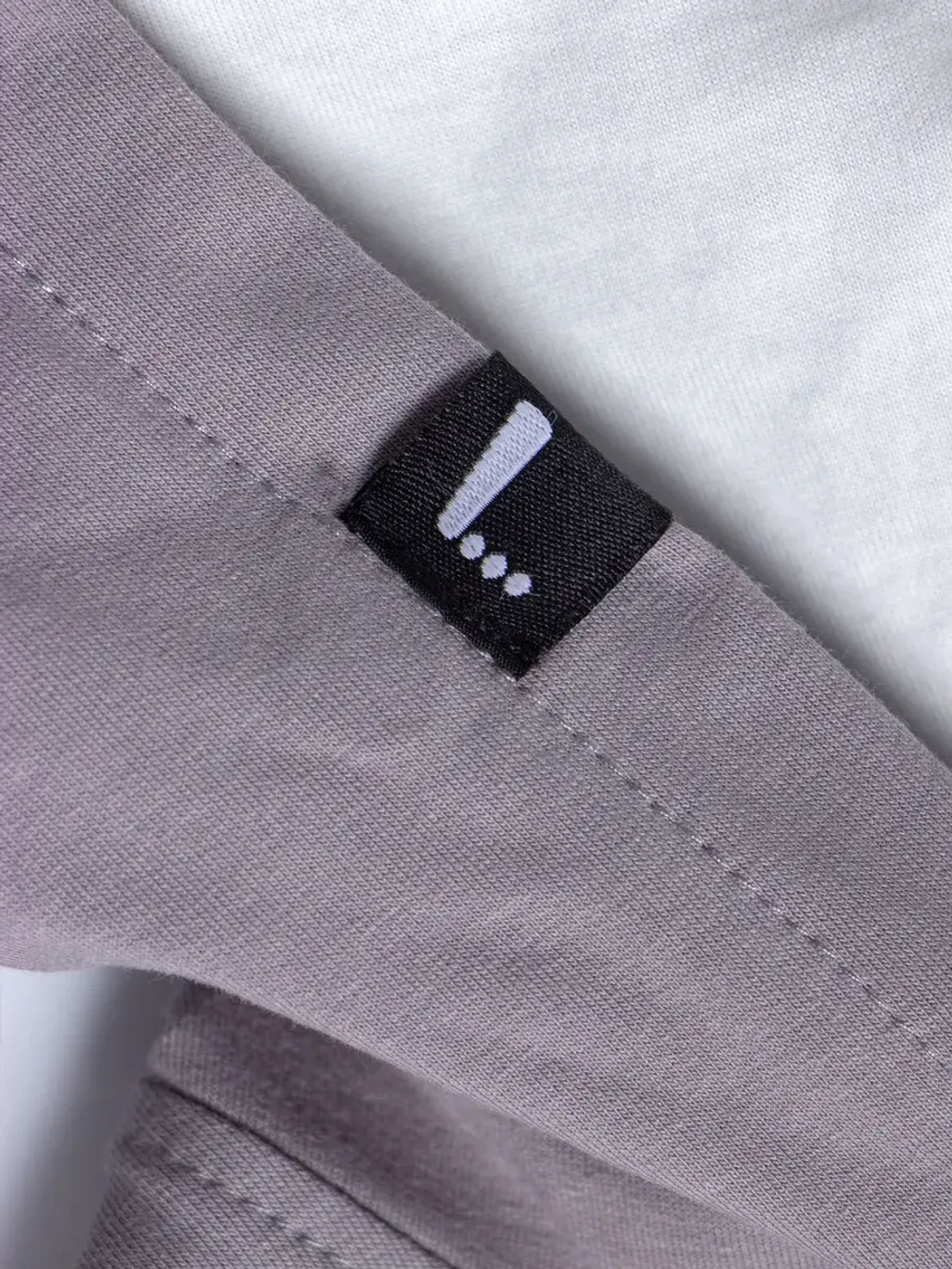 Спортивный костюм для девочки в школу