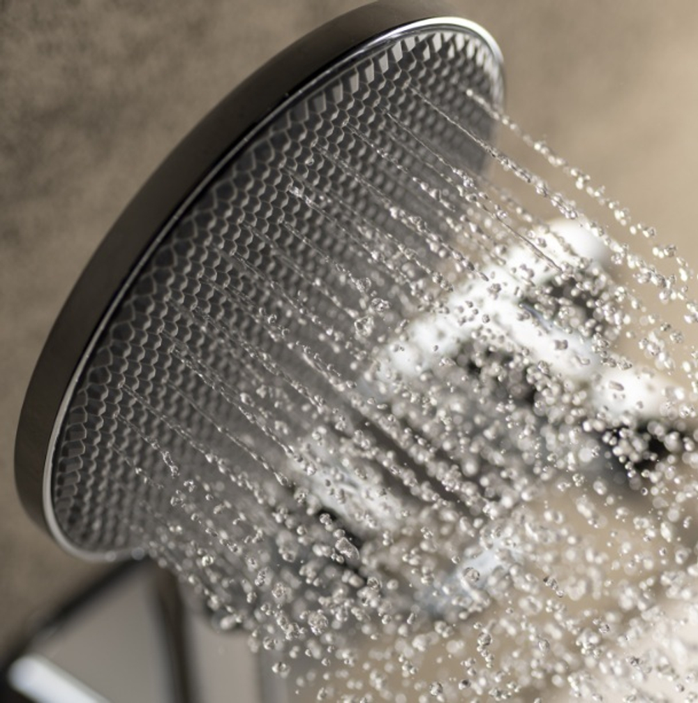 Bossini Apice смеситель для ванны, кнопочный переключатель на 2 выхода, излив 207 мм с аэратором, ручной душ Ø 140 мм на фиксированном держателе, шланг