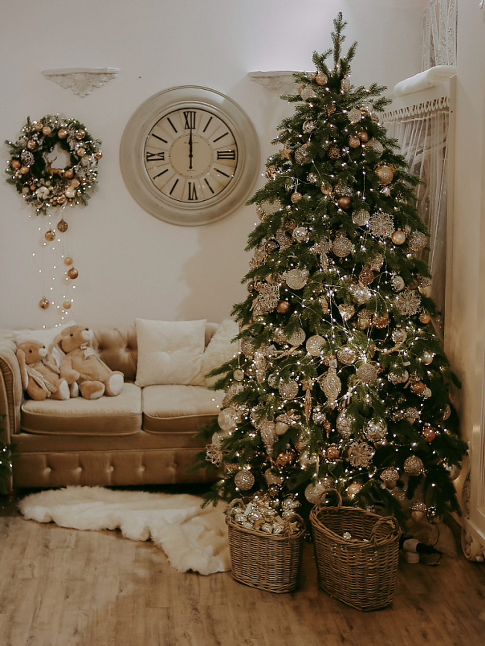 Искусственная елка Кремлевская 180 см, хвоя: литые ветки и пленка ПВХ