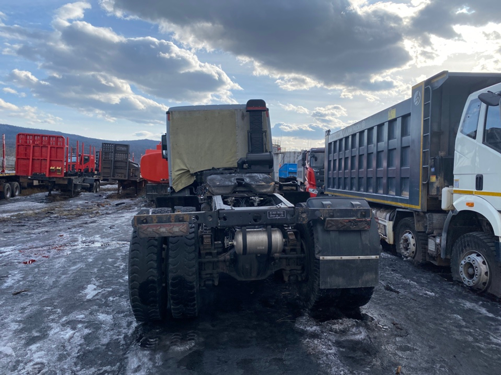 BEIBEN ND* 6x6 Седельный тягач ND4250FD5J7Z22 (Дизельный, 11,6 л, 423 л.с., МТ)