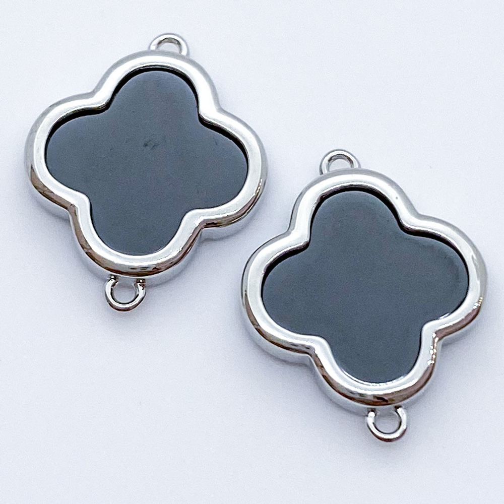 Коннектор Клевер, цвет серебро+черный, размер 20*15 мм, цена за 1 шт