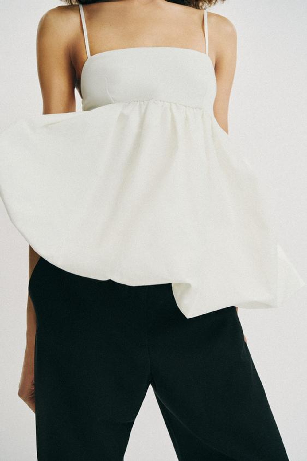 ZARA ТОП НА БРЕТЕЛЯХ GLOBO, ЖЕЛТОВАТО-БЕЛЫЙ