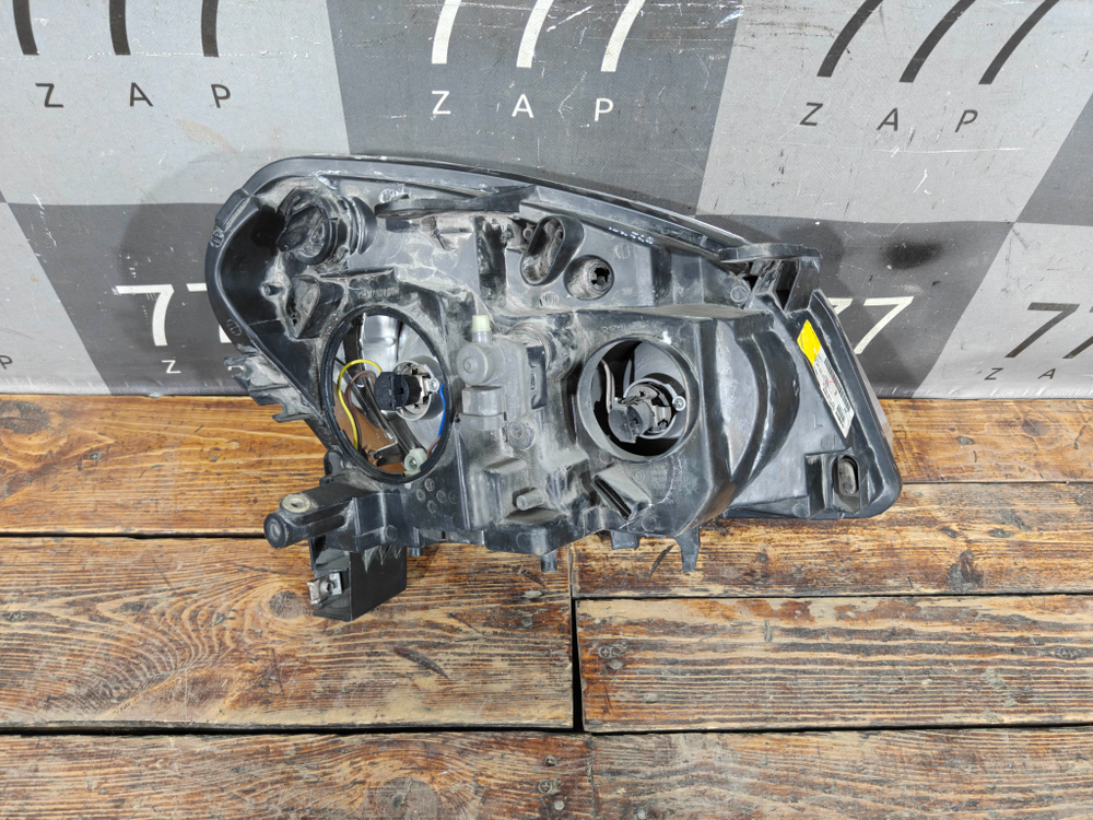 Фара левая Nissan Qashqai 1 (J10) 06-10 Б/У Оригинал 26060JD90B