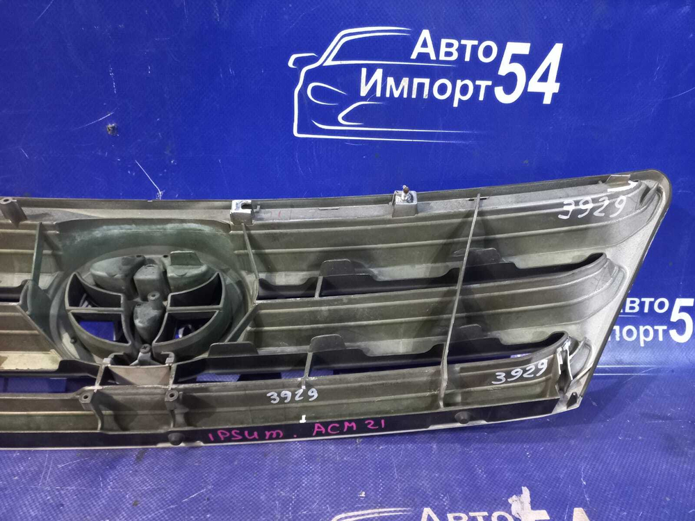 Решетка радиатора TOYOTA IPSUM 2003-2009