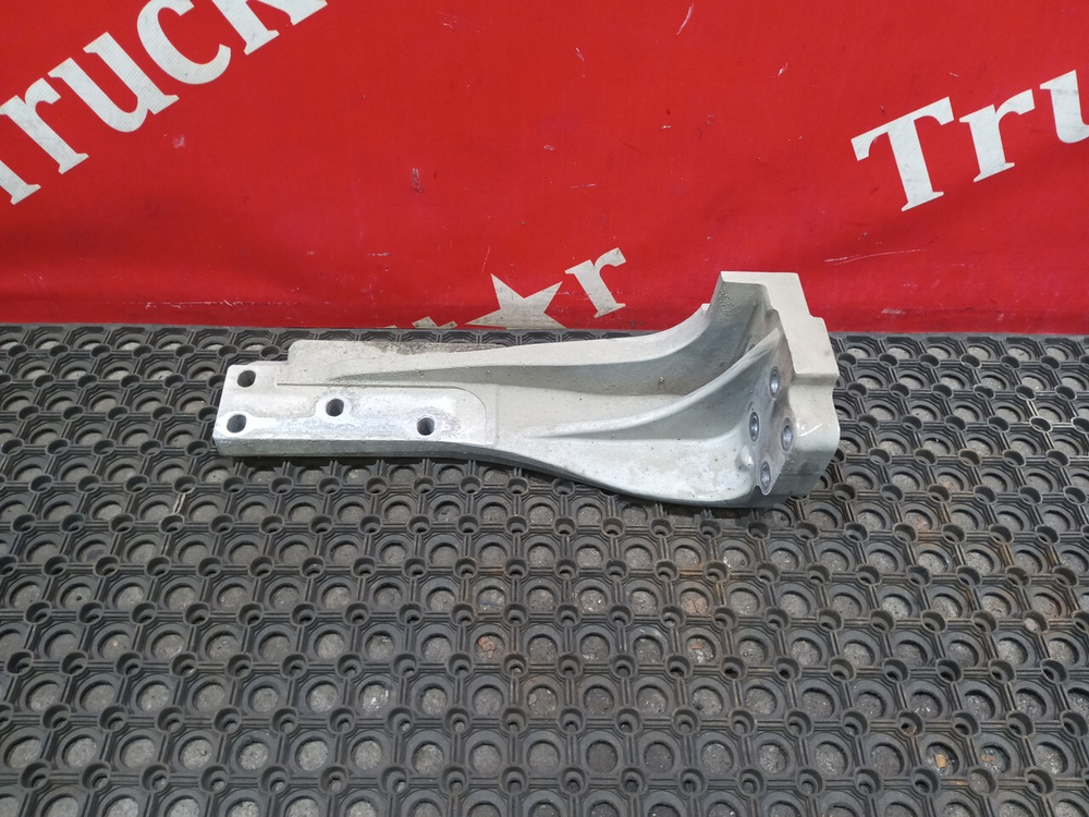 Кронштейн глушителя 2023г