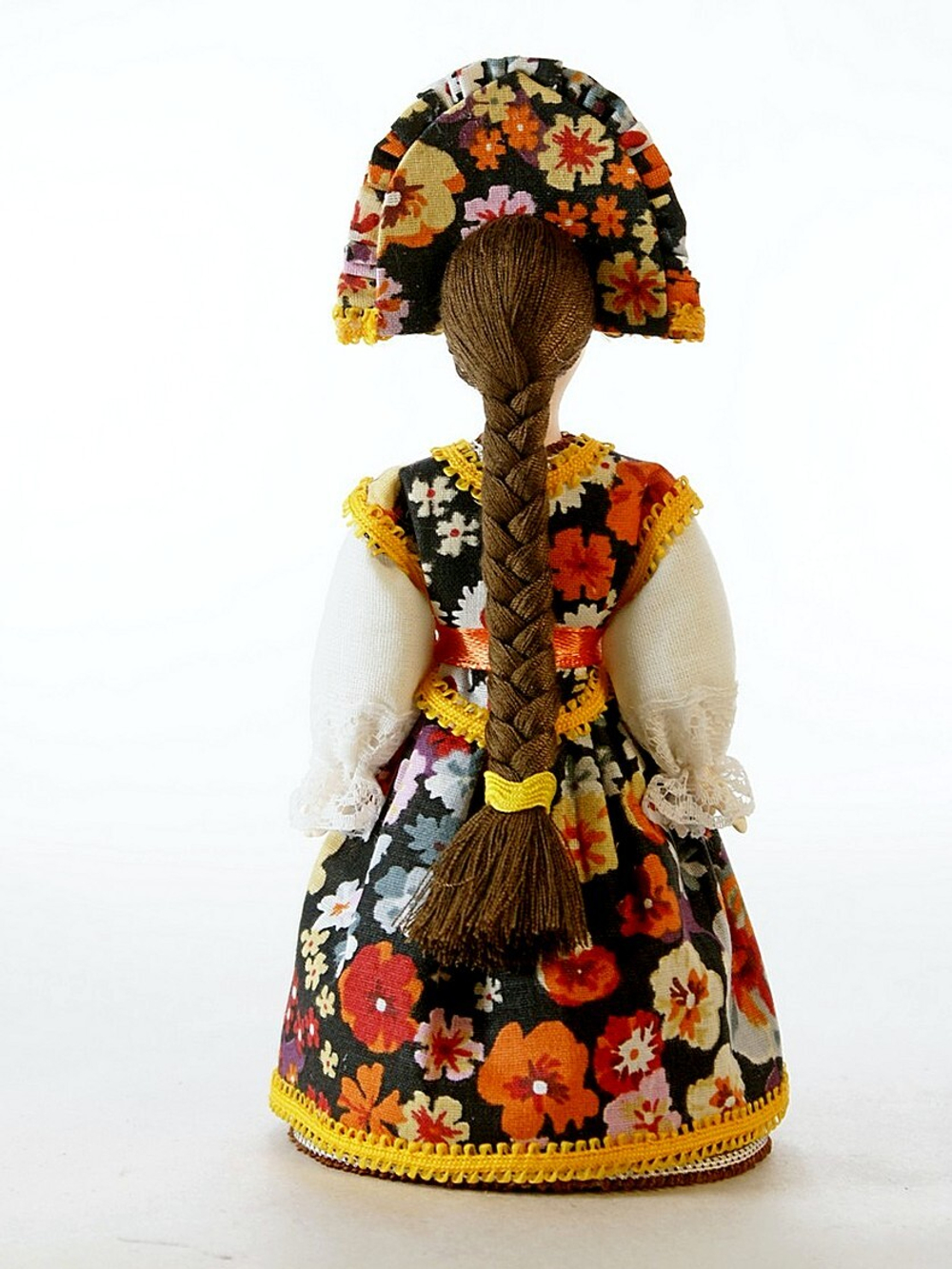 Кукла коллекционная Девушка в русском костюме