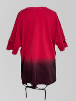 Футболка A02 удлиненная с градиентом, прорезями и принтом посередине