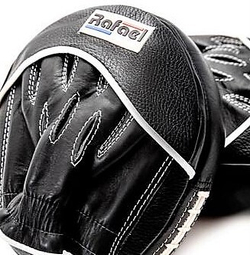 Лапы малые 21х24х12см, мягкая набивка, черный/белый