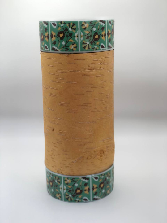 Ваза фарфоровая с берестой. Коллекция  Изразец Коломенское. Цветы. Бревно (Log).
