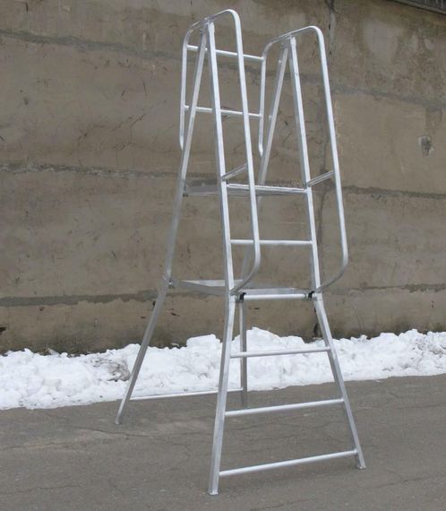 Лестница с площадкой MEGAL Л - 312 А (Н=2500)