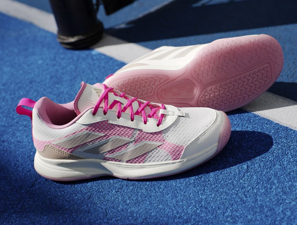 Женские теннисные кроссовки Adidas Avaflash - core white/silver metallic/lucid pink