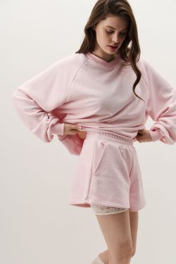 Шорты из футера укороченные сбоку нежно-розового цвета