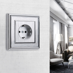 Розетка с заземлением и шторками (cеребряный рифленый)