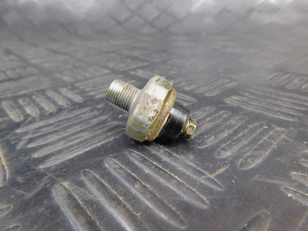 Датчик давления масла Kawasaki ZZR 400 98 053024