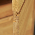 Шкаф витрина, 80х42х200, Паво, стеклянная, для посуды в гостиную, из массива дуба с подсветкой, MAKOSA